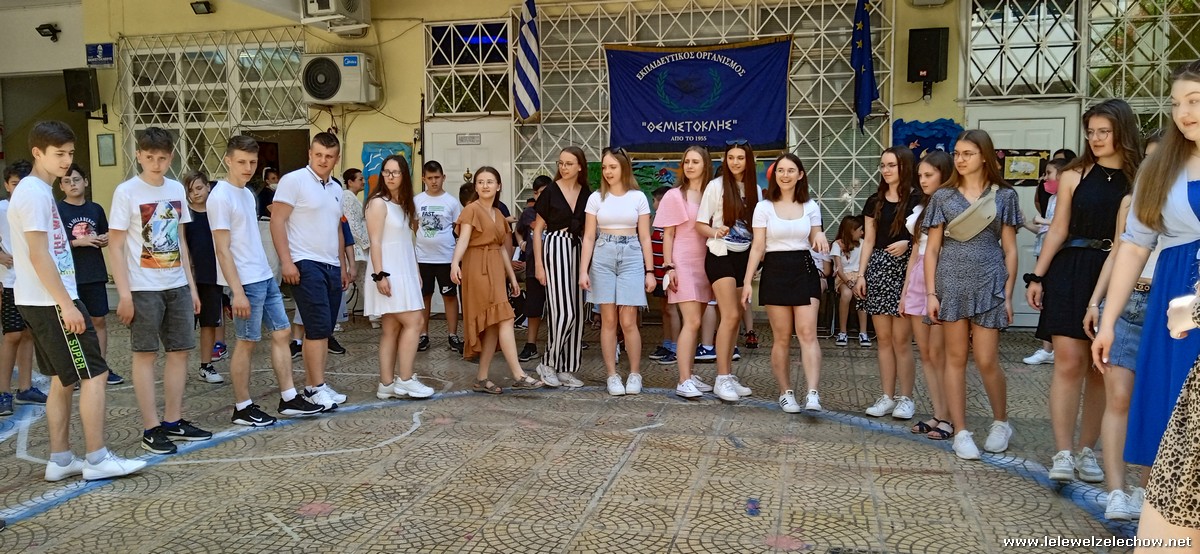 Grecja 2022 - szkoła Themistoklis w Pireusie- tańce narodowe